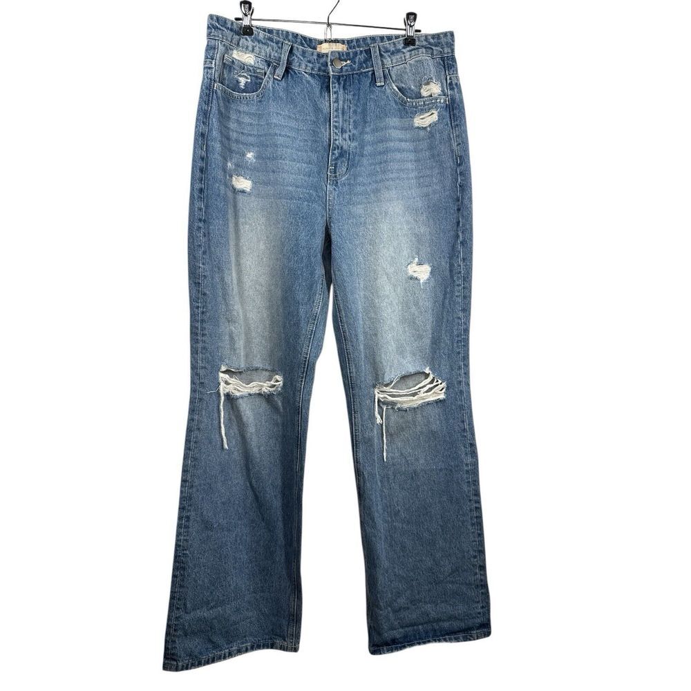 Altar'd State Distressed Straight Leg Jeans Size 31 Light Blue‎ Wash T6129